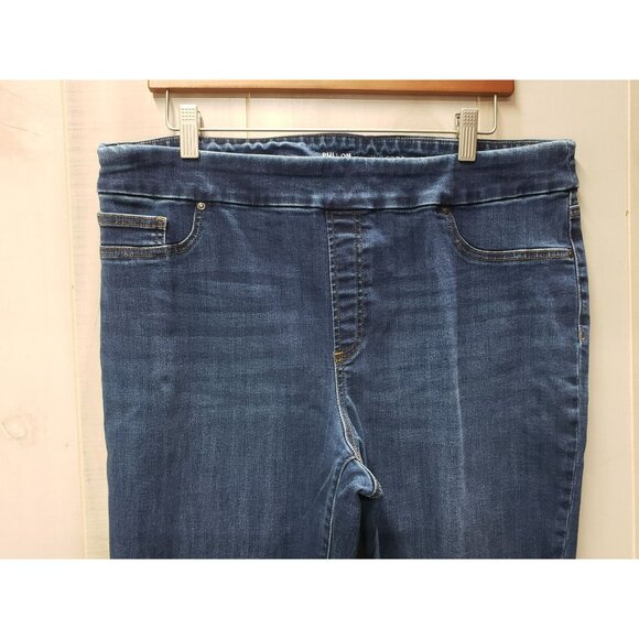 Chicos Pull-On Jegging Crop Denim Pants With Button Accents Size 2.5 US 14 - Picture 3 of 7